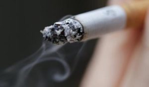 تدخين السجائر ربما يزيد آلام الطمث